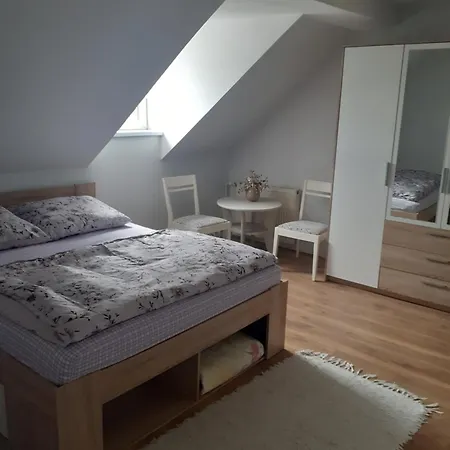 Lägenhet Pod Lipami *